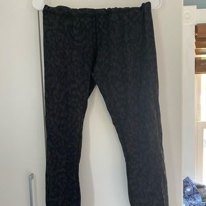 Lululemon leopard print high Rise Wunder Leggings Size 8,